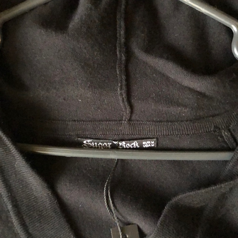 Sugar rock long hooded skull sweater shirt NWT